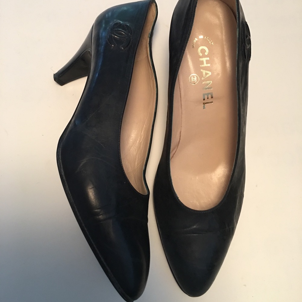 Chanel Vintage pump, logo on side, navy - Picture 3 of 8